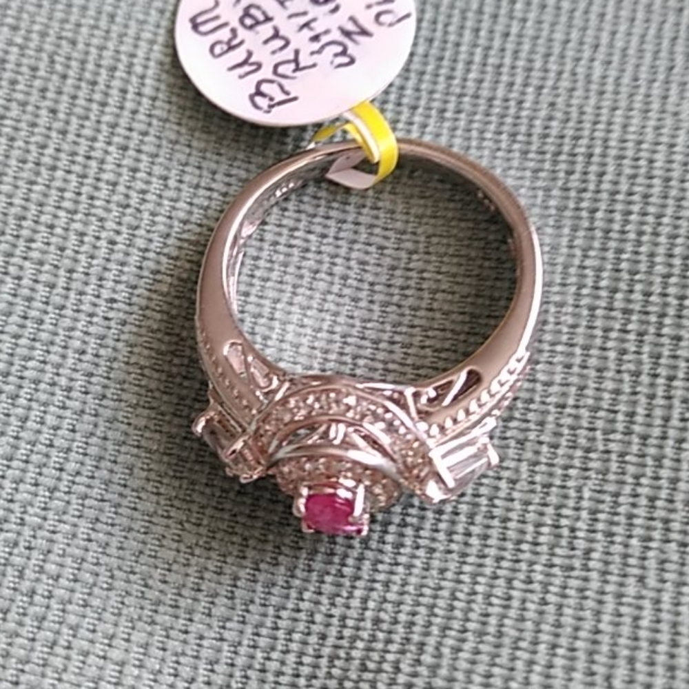 ♥️♥️BURMESE RUBY, WHITE TOPAZ RING♥️♥️ - Picture 4 of 5